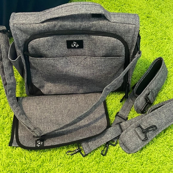 Ju-Ju-Be BFF Diaper Bag - Picture 1 of 3